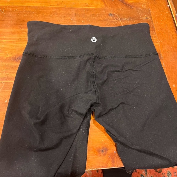 GREAT CONDITION lululemon wunder under leggings 26” - Picture 2 of 3